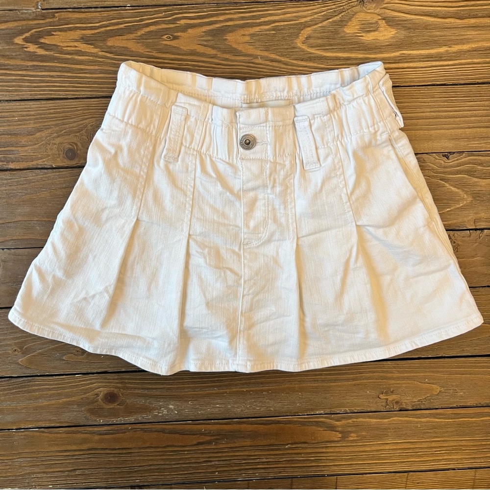 Abercrombie Kids Size 9/10 EUC White Pleated Denim Skort with built-in shorts
